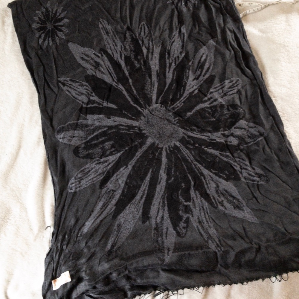 Gray and black flowered pashmina scarf